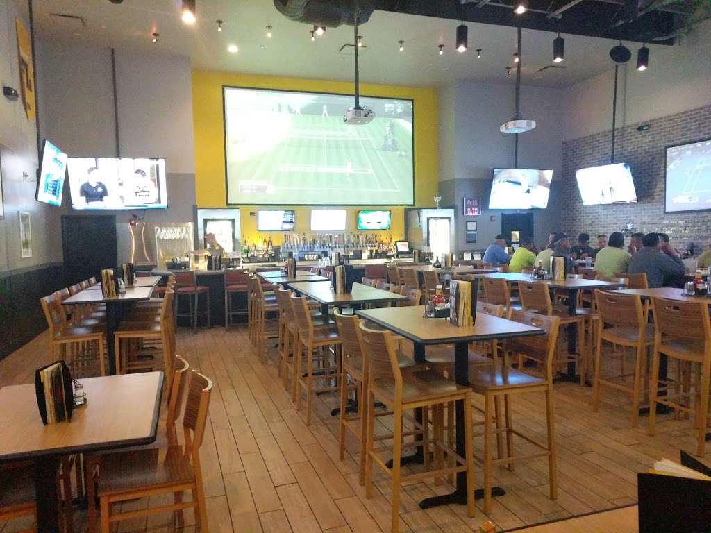 Buffalo Wild Wings | 3099 Formosa Gardens Blvd, Kissimmee, FL 34747, USA | Phone: (407) 397-1500