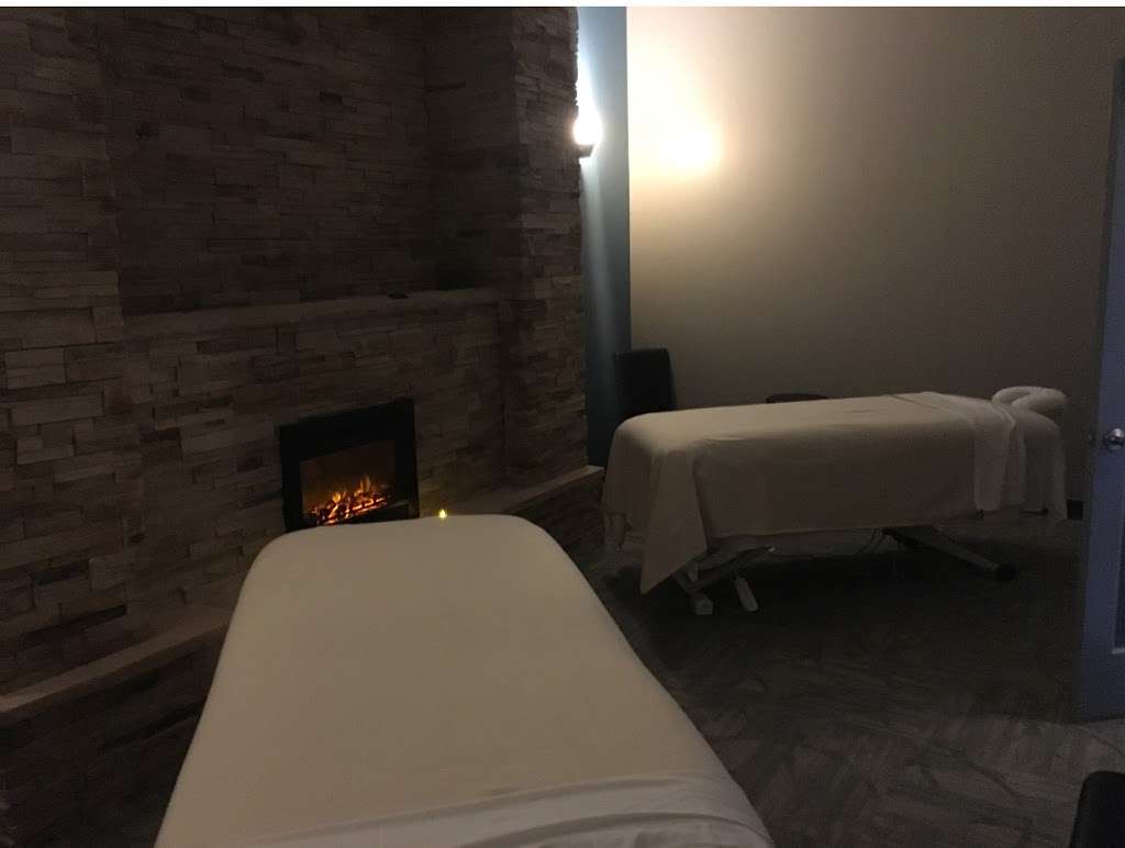 Hand & Stone Massage and Facial Spa | 9930 Clint Moore Rd, Boca Raton, FL 33496, USA | Phone: (561) 771-9637