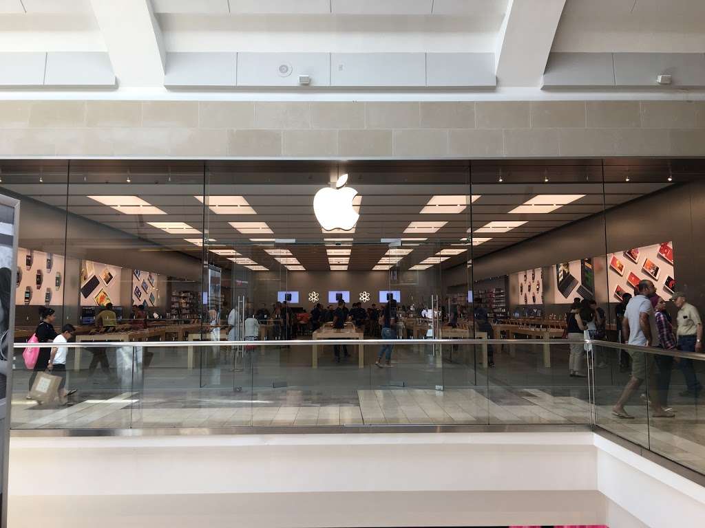 Apple Garden State Plaza | 1 Garden State Plaza Blvd, Paramus, NJ 07652, USA | Phone: (201) 975-9500