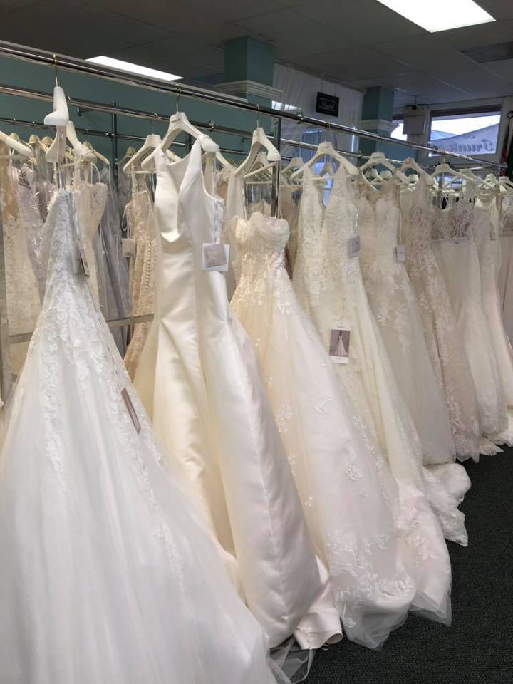 Helens Bridal, Prom and Alterations | 10410 Manchester Rd, Kirkwood, MO 63122, USA | Phone: (314) 966-6370