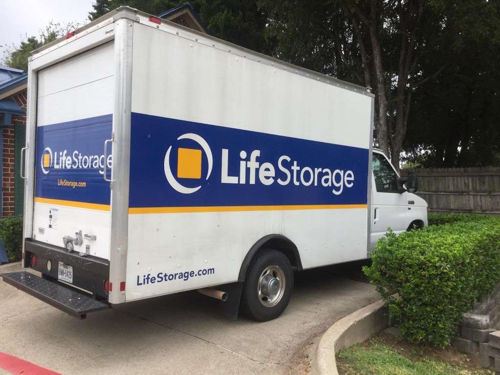 Life Storage | 335 W Westchester Pkwy, Grand Prairie, TX 75052, USA | Phone: (972) 262-1144