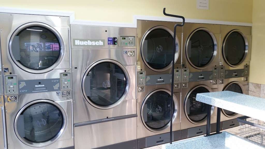 Wash Wearhouse Laundromat | 44 Welwood Ave, Hawley, PA 18428, USA | Phone: (570) 390-7577