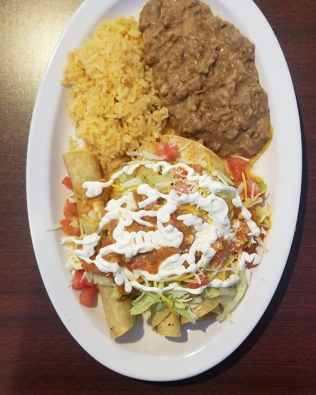 Around the clock donuts | 8853 Three Flags Road, Hesperia, CA 92344, USA | Phone: (760) 620-9941