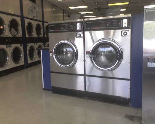 Hanover Quick Wash Laundromat | 6736 Barrington Rd, Hanover Park, IL 60133, USA | Phone: (630) 213-7179