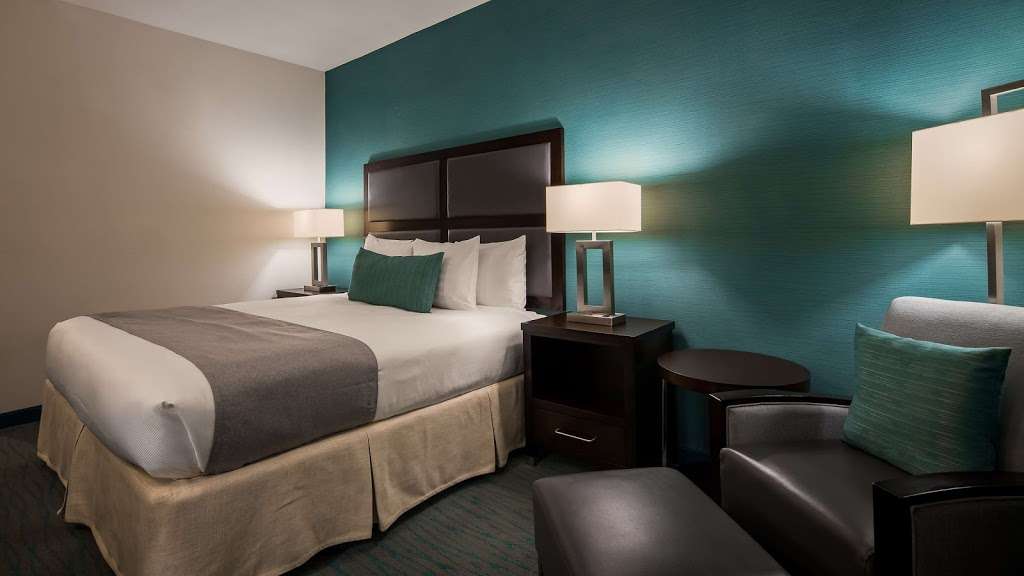 Best Western Plus Taft Inn | 203 S 6th St, Taft, CA 93268, USA | Phone: (661) 745-5555