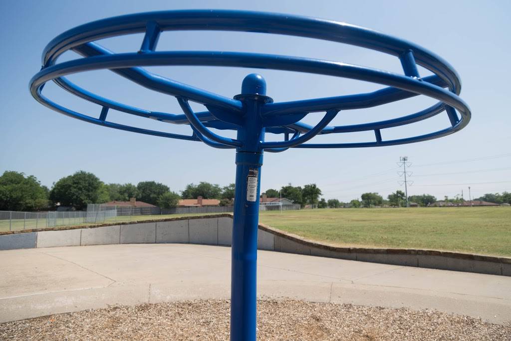 Brantley Hinshaw Park | 2121 Overbrook Dr, Arlington, TX 76014, USA | Phone: (817) 459-5474