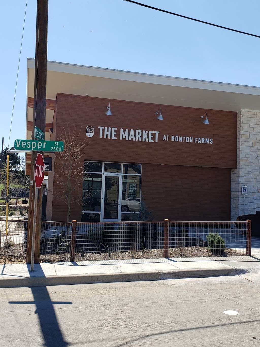 The Market at Bonton Farms | 6907 Bexar St, Dallas, TX 75215, USA | Phone: (972) 379-8979