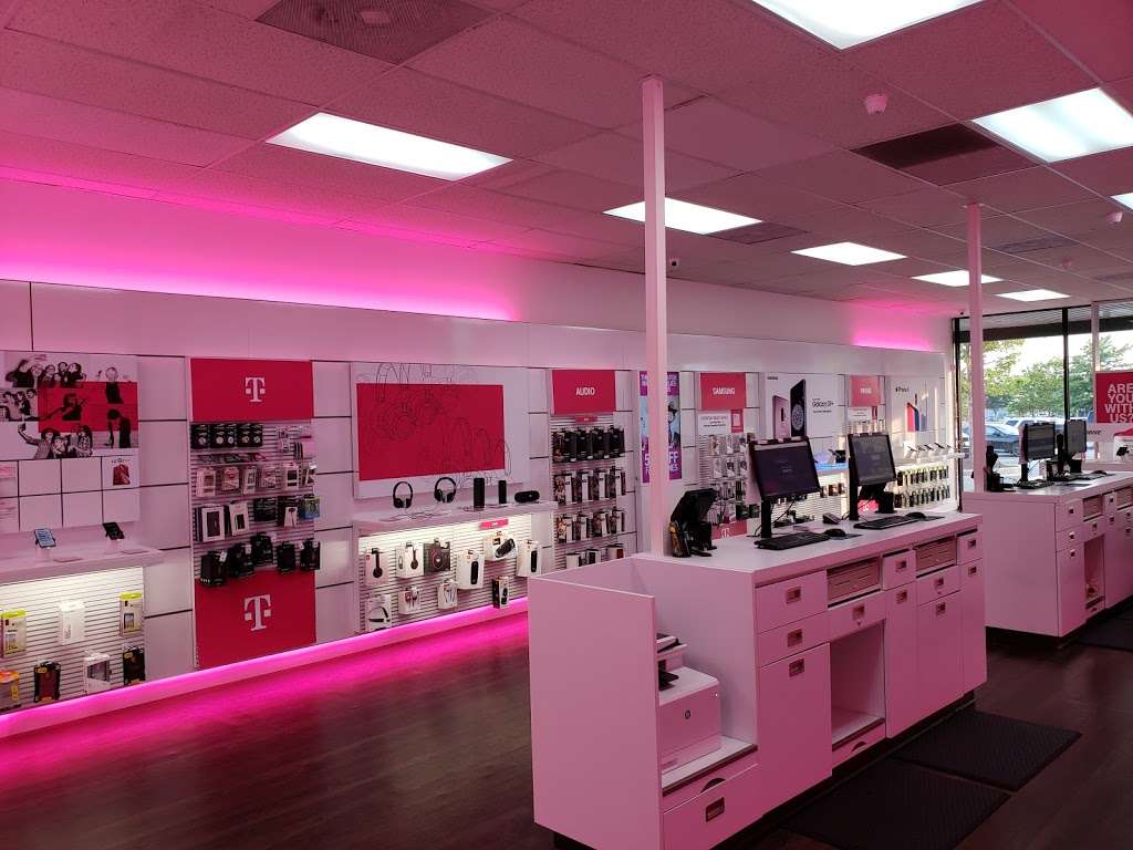 T-Mobile | 1321 Riverside Pkwy Ste D3, Belcamp, MD 21017, USA | Phone: (667) 229-5143