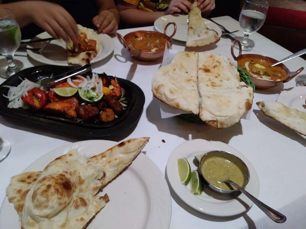 New Delhi Restaurant of India | 30 Meacham Rd, Schaumburg, IL 60193 | Phone: (847) 895-6900