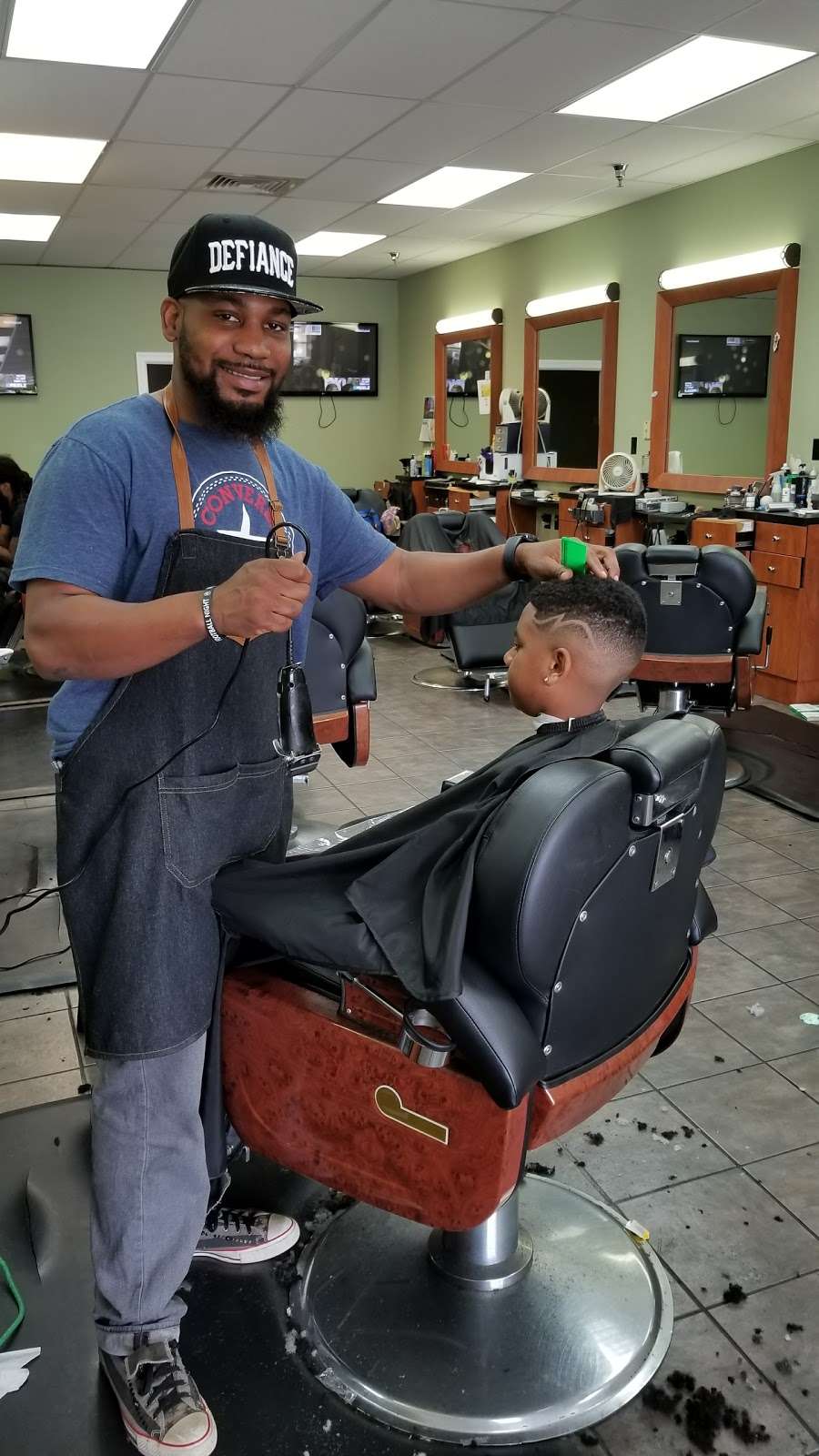 Crown Royal Barbers | 986 Swan Creek Rd E, Fort Washington, MD 20744, USA | Phone: (301) 292-2088