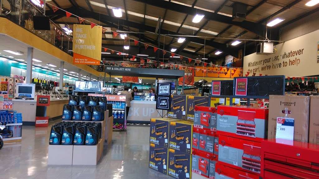 Halfords | C, Heron Retail Park, Miles Gray Rd, Basildon SS14 3AF, UK | Phone: 01268 280208