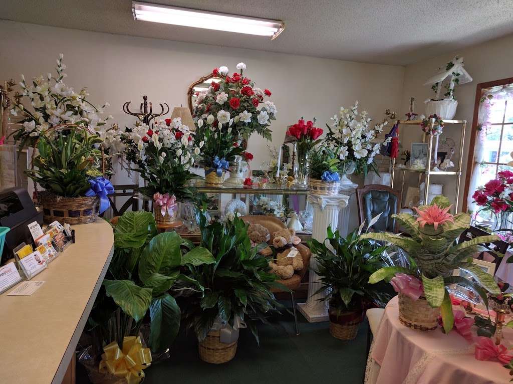 Contreras Flowers & Gifts | 817 Main St, Schertz, TX 78154 | Phone: (210) 658-0878