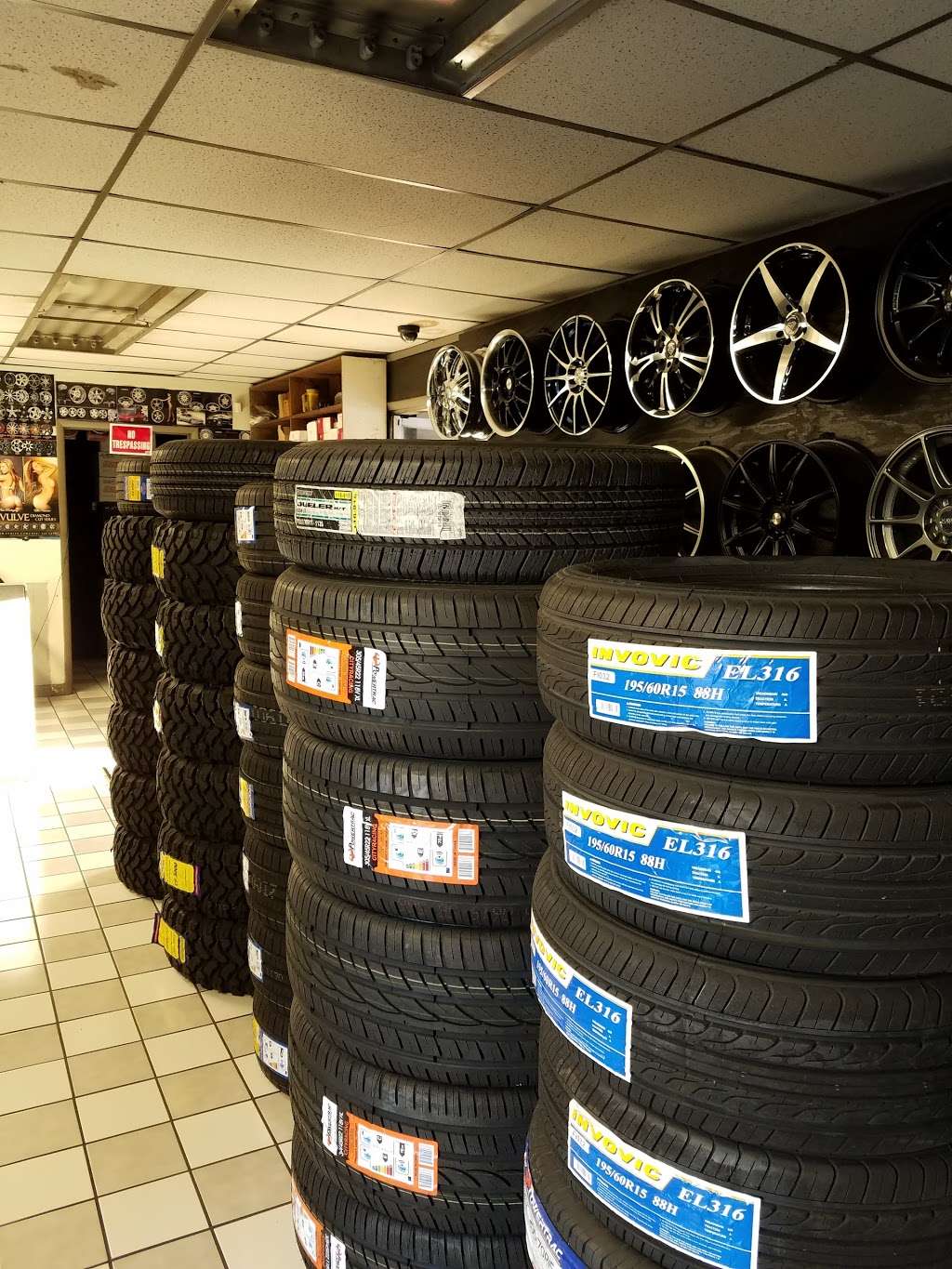 San Fernando Wheel & Tire | 12970 Valley Blvd, La Puente, CA 91746, USA | Phone: (626) 968-2011