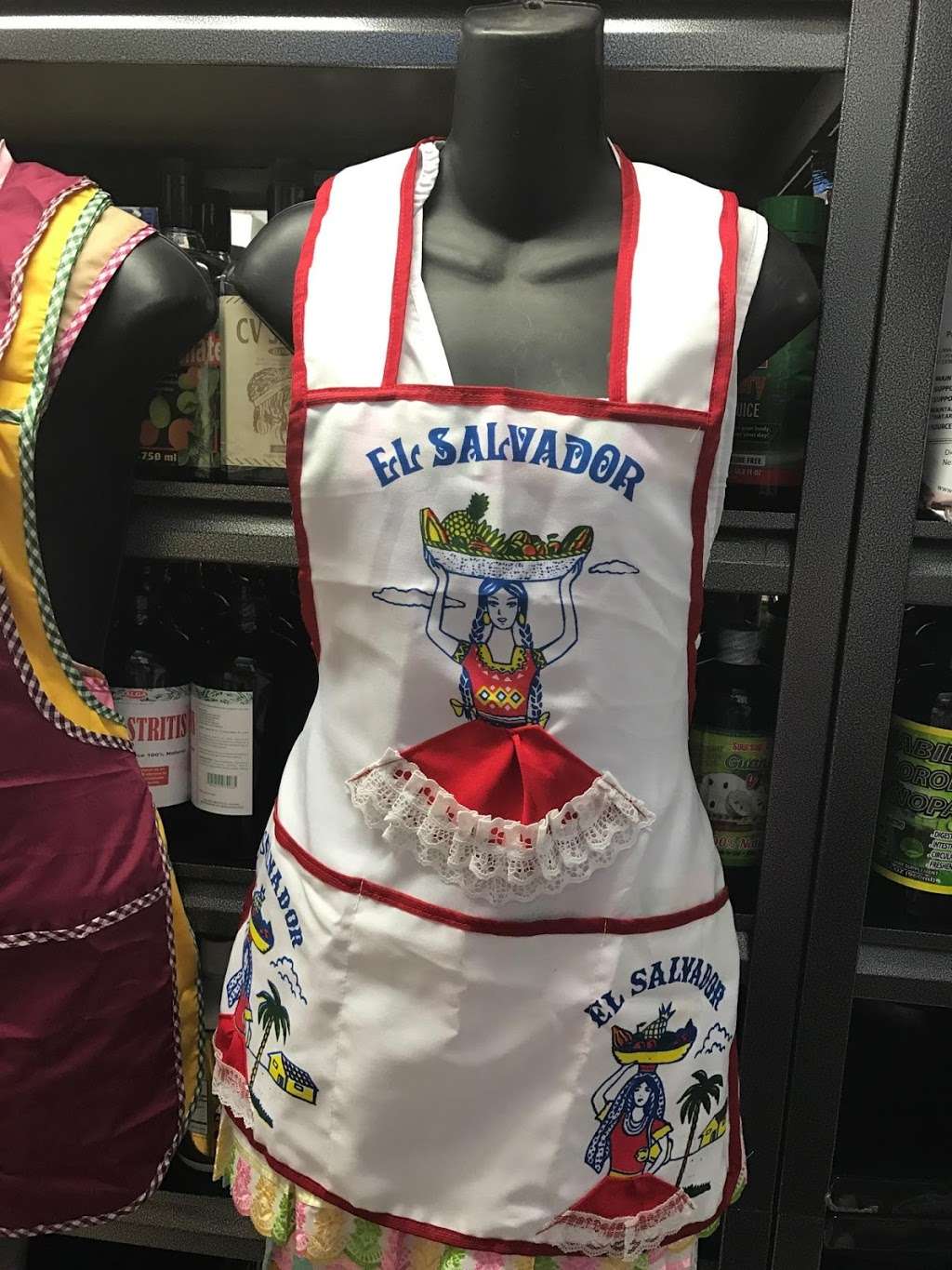 Tienda Del Salvador Y Guatemala | 801 S Main St, Santa Ana, CA 92701, USA | Phone: (714) 564-0087