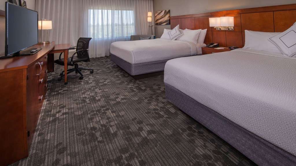 Courtyard by Marriott Dulles Town Center | 45500 Majestic Dr, Dulles, VA 20166 | Phone: (571) 434-6400