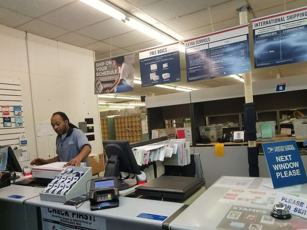 United States Postal Service | 56 Depot St, Duxbury, MA 02332, USA | Phone: (800) 275-8777