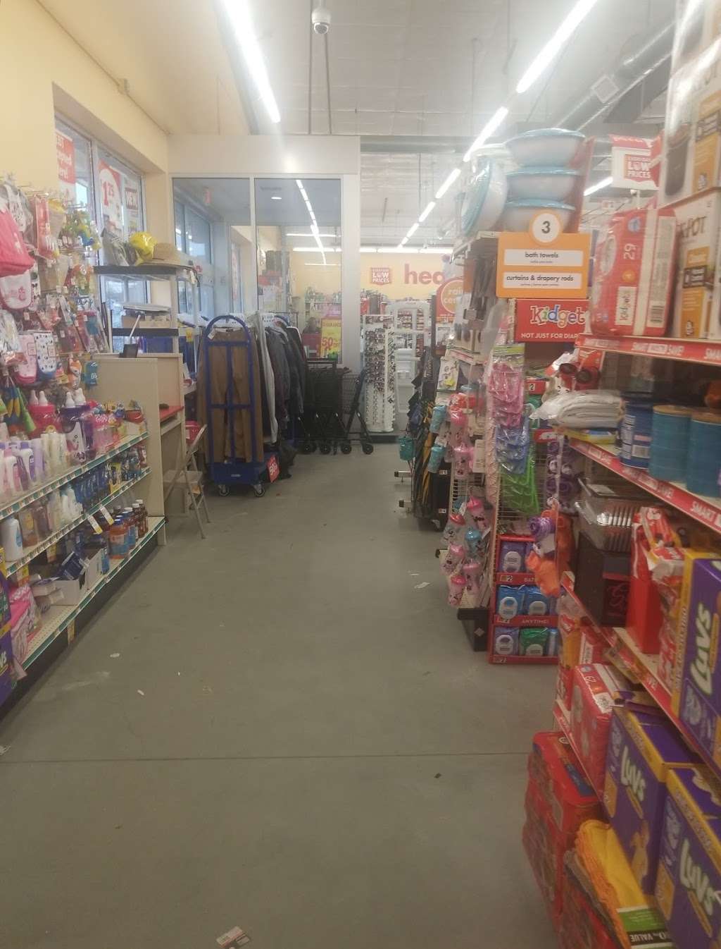 Family Dollar | 322 S Broadway, Lawrence, MA 01843 | Phone: (978) 965-4414