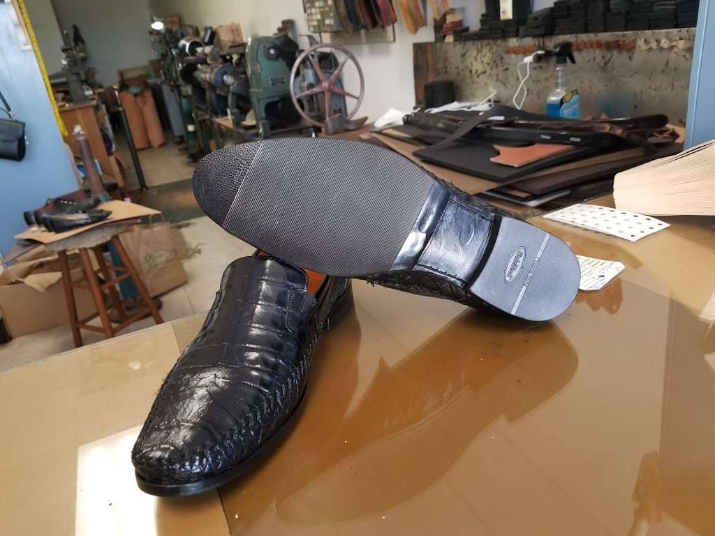 El Mago Shoe Repair | 7610 Kempwood Dr, Houston, TX 77055, USA | Phone: (832) 335-1835