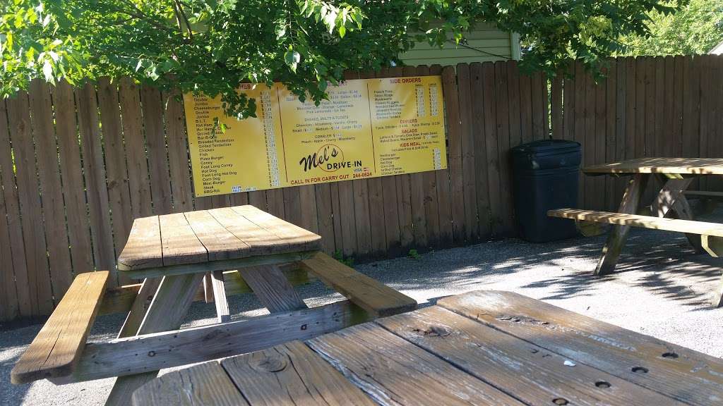 Mels Drive In Restaurant | 6029, 3045 Mars Hill St, Indianapolis, IN 46241, USA | Phone: (317) 244-0624