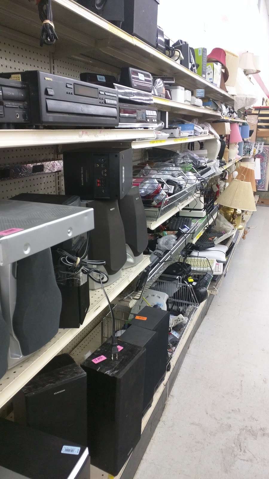 arc Thrift Store | 2401 27th St, Greeley, CO 80634, USA | Phone: (970) 330-7082