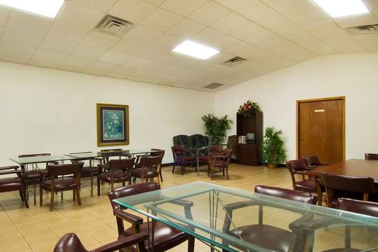 Funeraria Del Angel Trevino Funeral Home | 2525 Palo Alto Rd, San Antonio, TX 78211, USA | Phone: (210) 924-5801