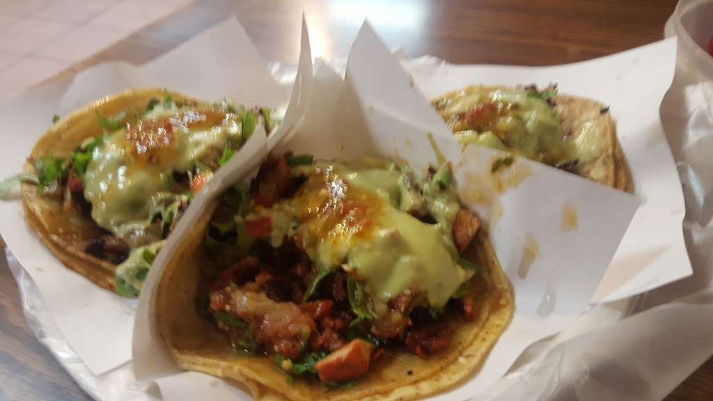 Taqueria Elvia | Av. Transpeninsular 2D, Los Altos, 22536 Tijuana, B.C., Mexico