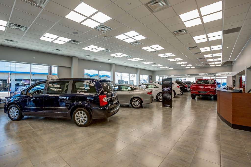 Garden City Jeep Chrysler Dodge Ram SRT | 283 N Franklin St, Hempstead, NY 11550, USA | Phone: (516) 336-4712