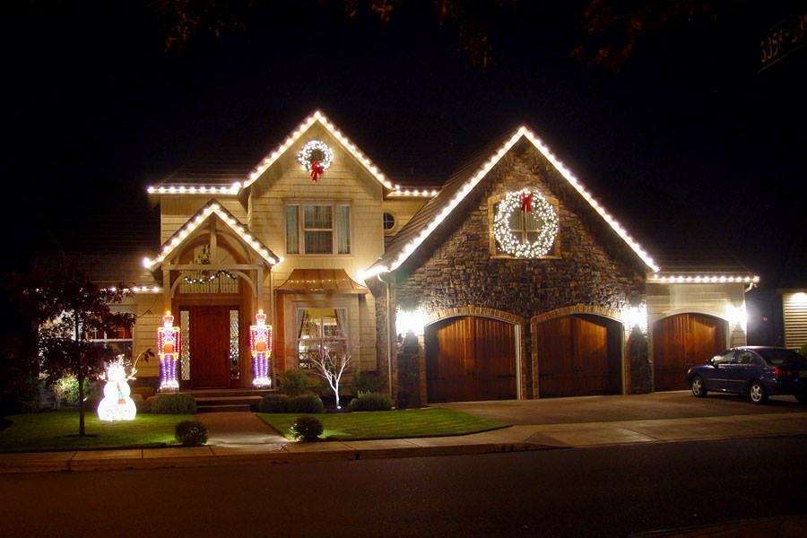 Christmas Lights Installation Mead, CO | 2860 Airport Dr, Erie, CO 80516 | Phone: (720) 573-2333