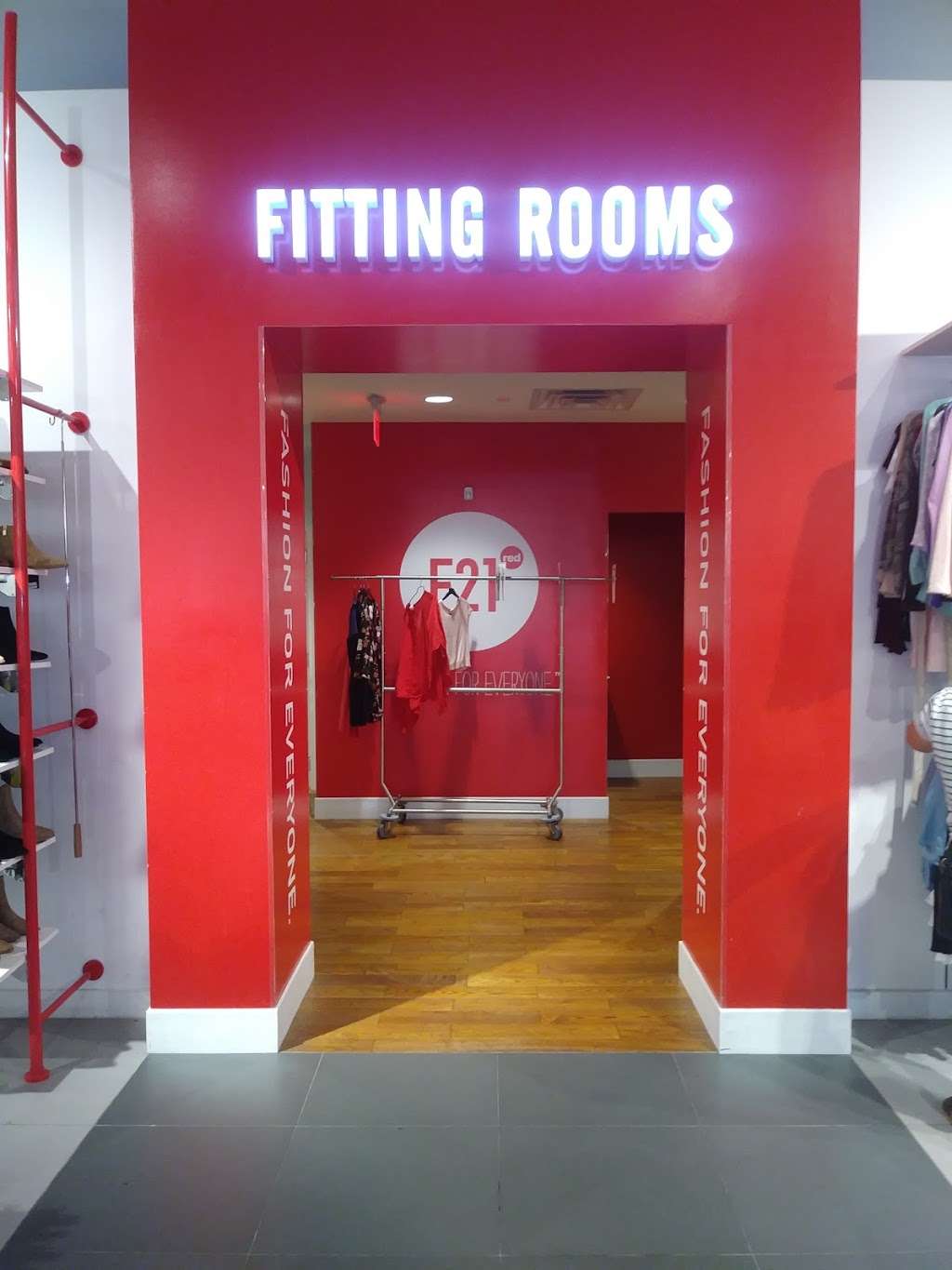 F21 RED | 7888-2 Van Nuys Blvd, Van Nuys, CA 91402, USA | Phone: (818) 464-5777