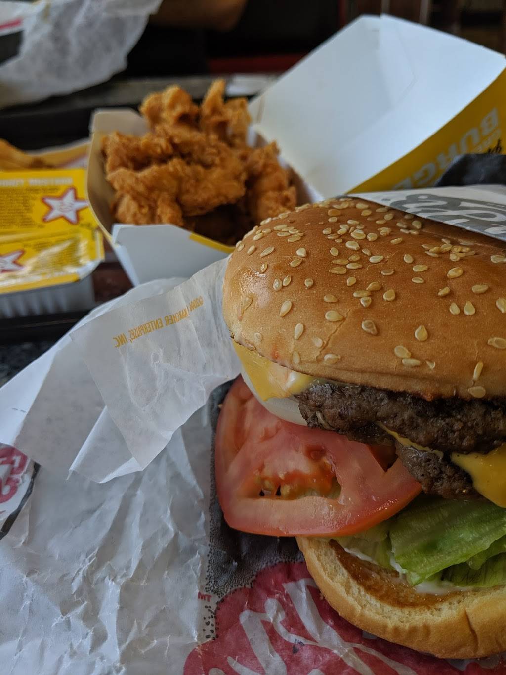 Carls Jr. | 818 W Shaw Ave, Clovis, CA 93612, USA | Phone: (559) 348-0446