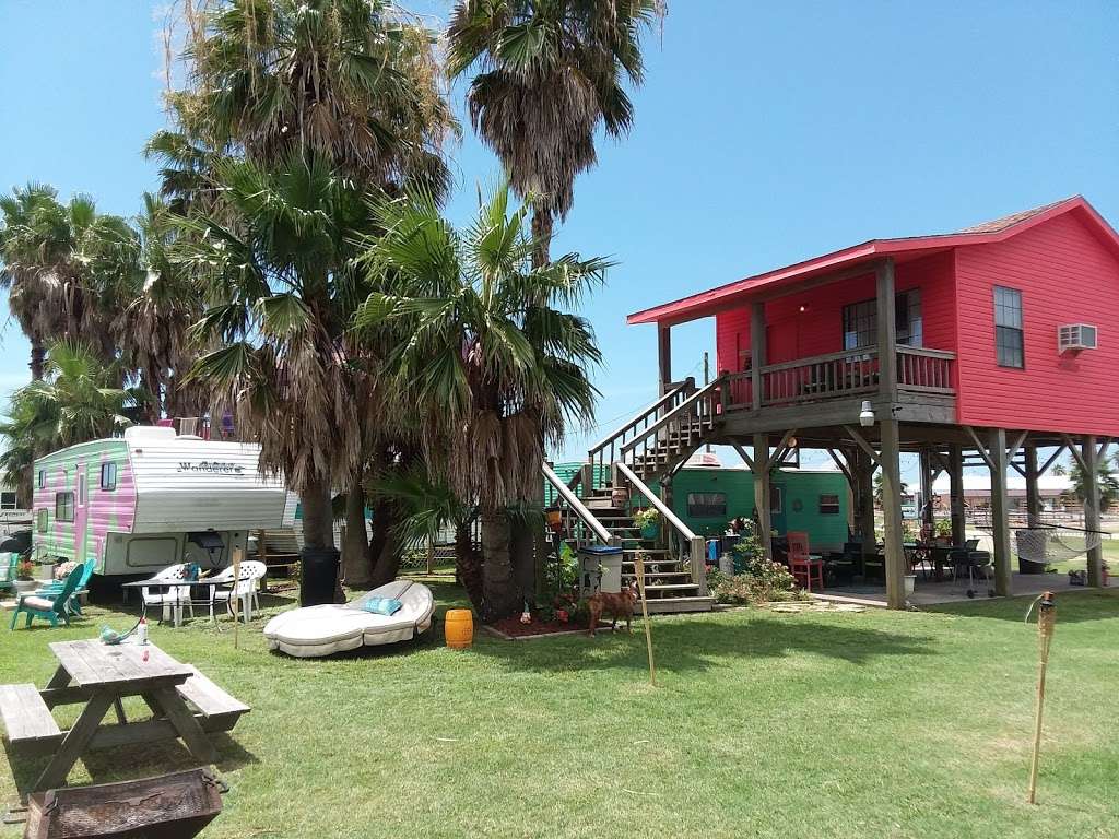 Crystal Beach Cabanas | 1014b Lakewood Dr, Galveston, TX 77550 | Phone: (832) 228-7221