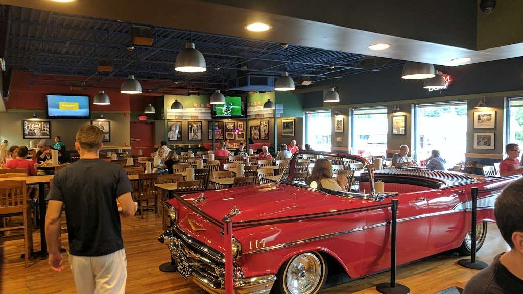 Fuddruckers | 900 Broadway, Saugus, MA 01906 | Phone: (781) 233-6399