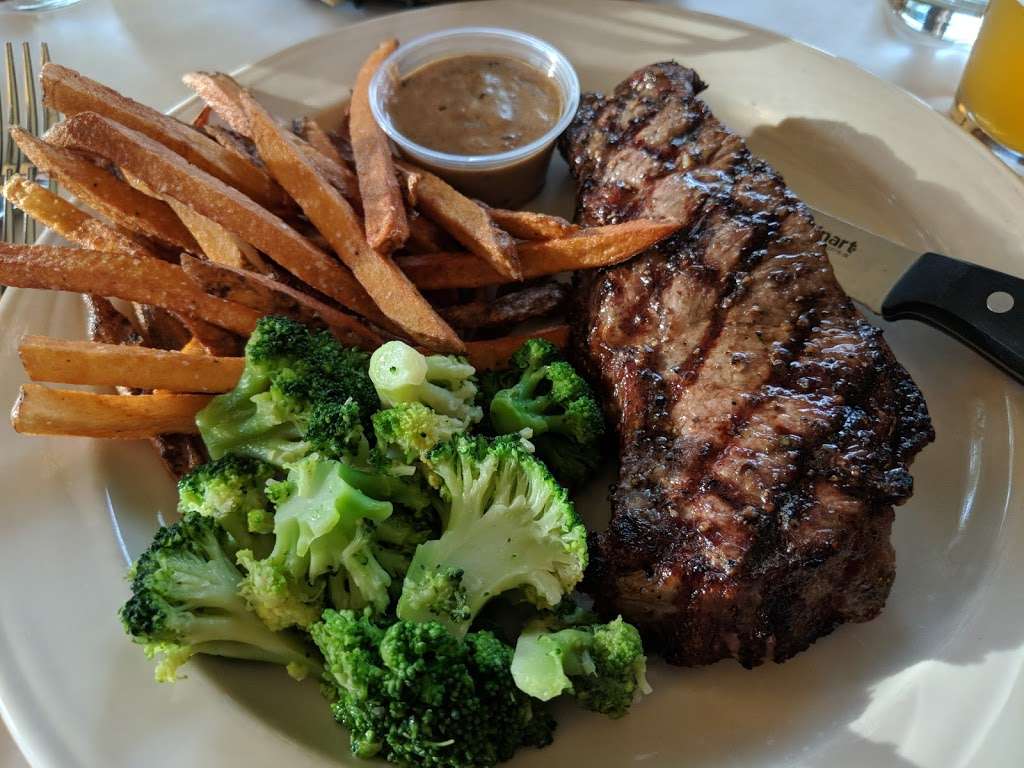 T-Bones Pier Eleven | 1110 Lakeside St, La Porte, IN 46350, USA | Phone: (219) 324-4192