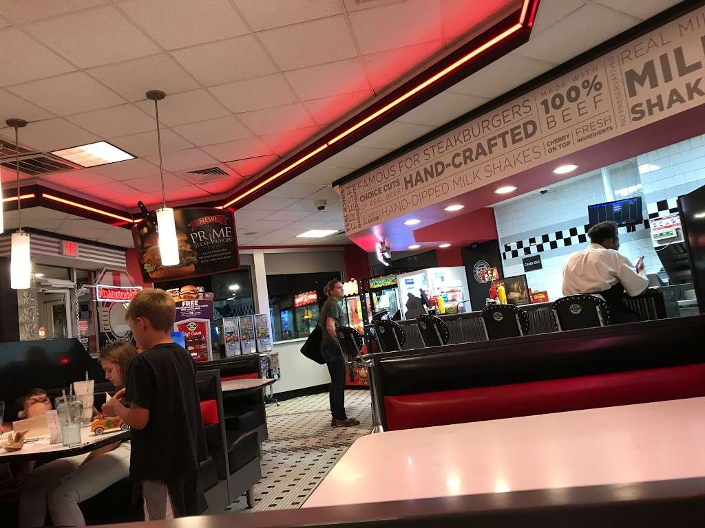 Steak n Shake | 10701 E Washington St, Indianapolis, IN 46229, USA | Phone: (317) 895-0010