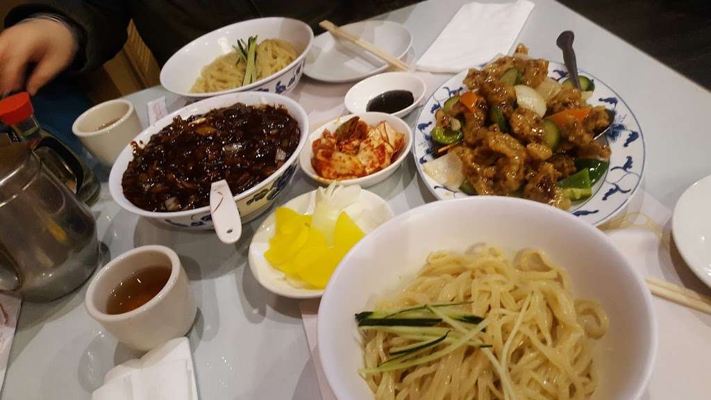 Twin Dragon Restaurant | 9046 W Golf Rd, Niles, IL 60714, USA | Phone: (847) 803-6777