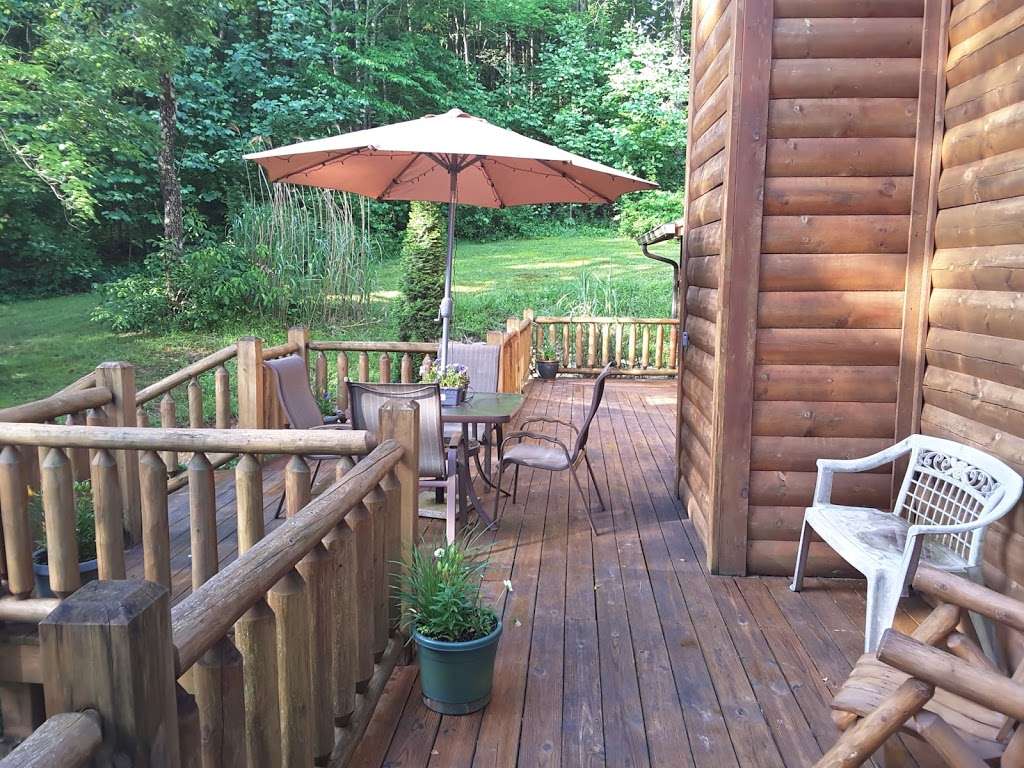 Adventurewood Log Cabin | 5977 Kent Rd, Bloomington, IN 47401, USA | Phone: (812) 272-5057