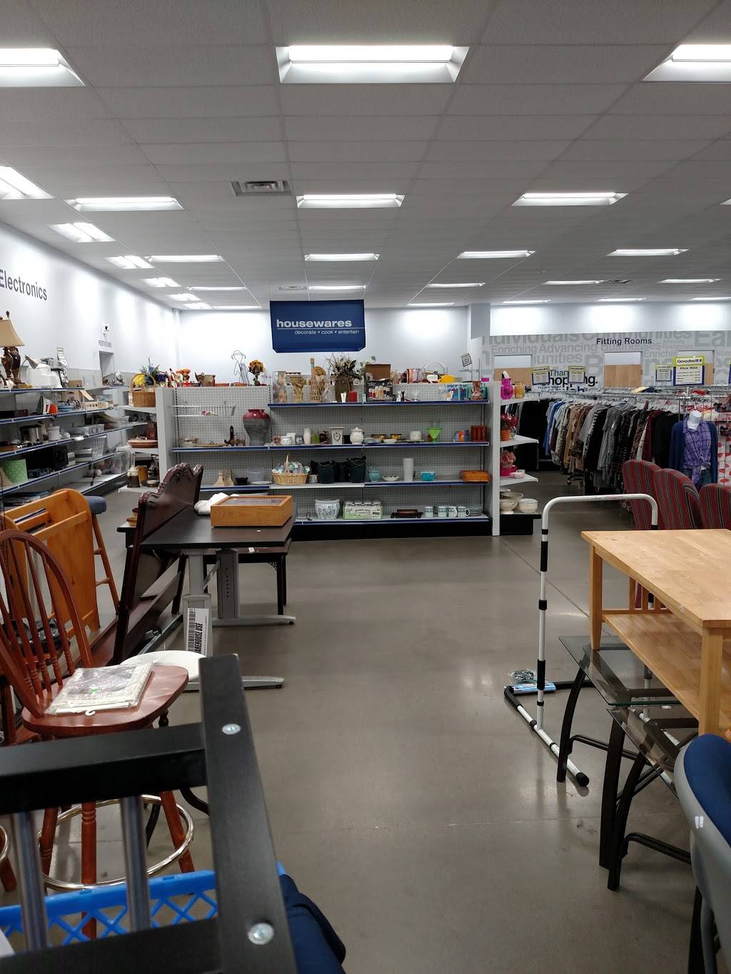 Goodwill Virginia Center Retail Store | 10231 Washington Hwy, Glen Allen, VA 23059 | Phone: (804) 823-7401