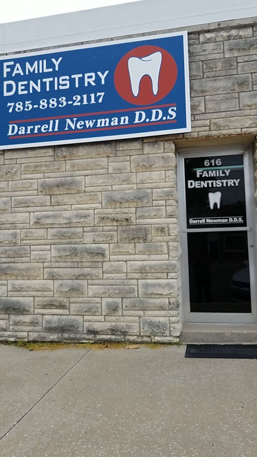Newman J Darrell DDS | 616 Main St, Wellsville, KS 66092, USA | Phone: (785) 883-2117