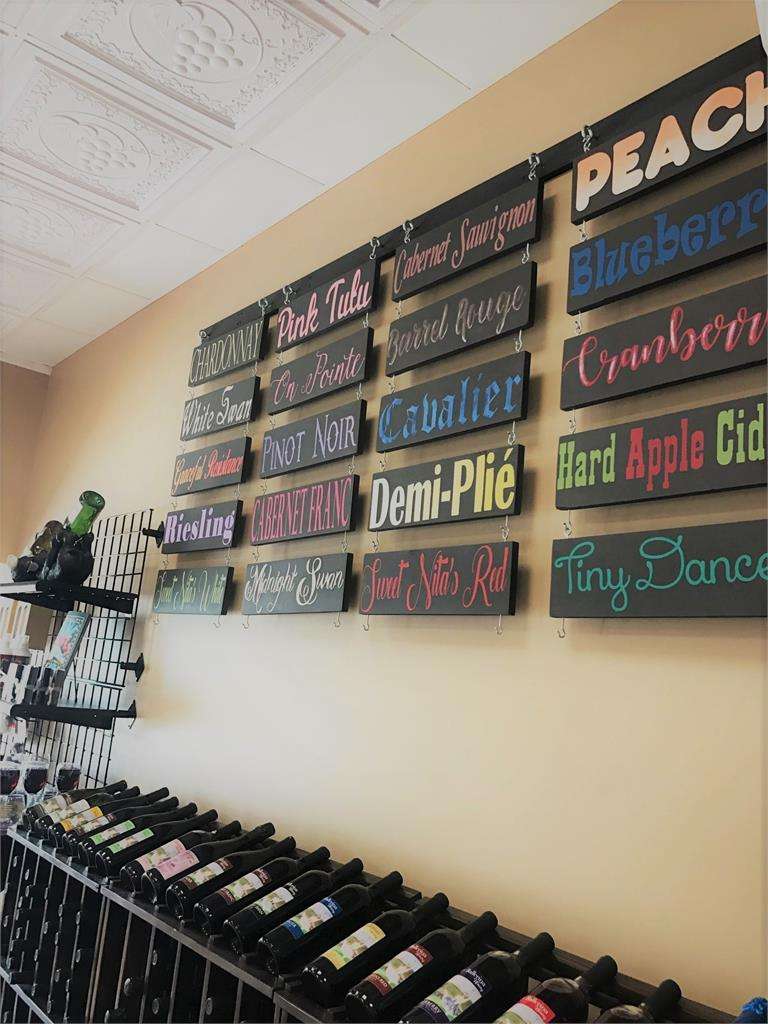 Lazy Ballerina Winery Tasting Room | 4209 Lake St, Bridgman, MI 49106, USA | Phone: (269) 759-8486