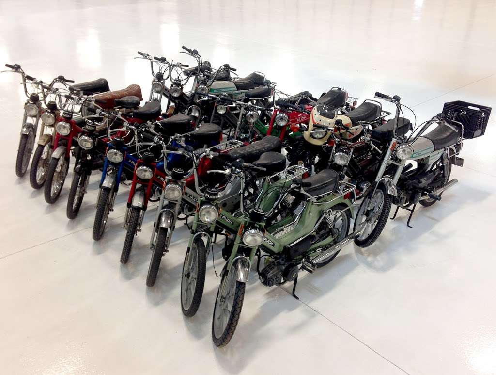 Chicago Moped | 3070 Corporate Drive, Waukegan, IL 60087 | Phone: (847) 525-3400