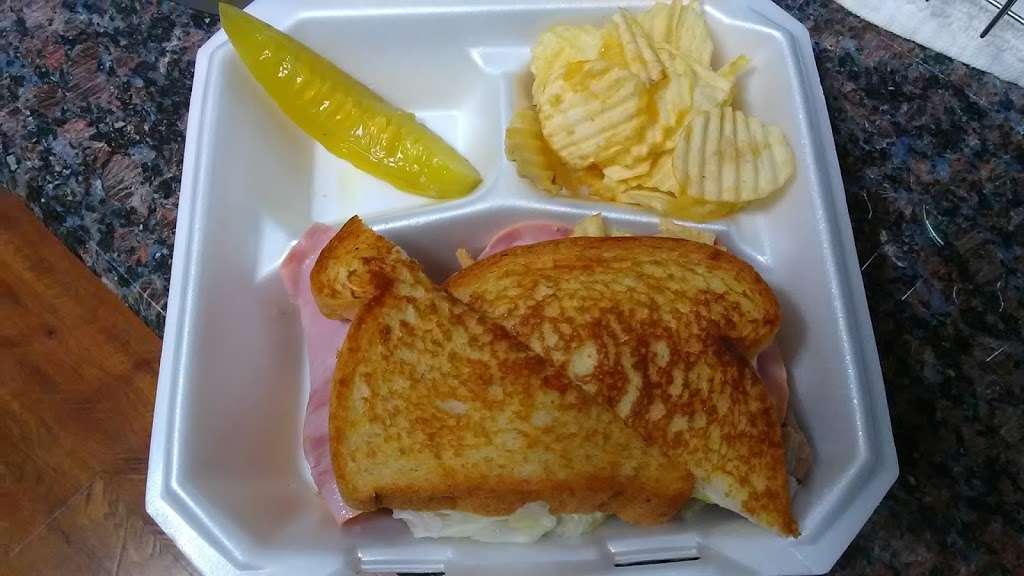 Lauras Sandwich Shop | 3218 Beaumont Ave, Liberty, TX 77575 | Phone: (936) 336-3013