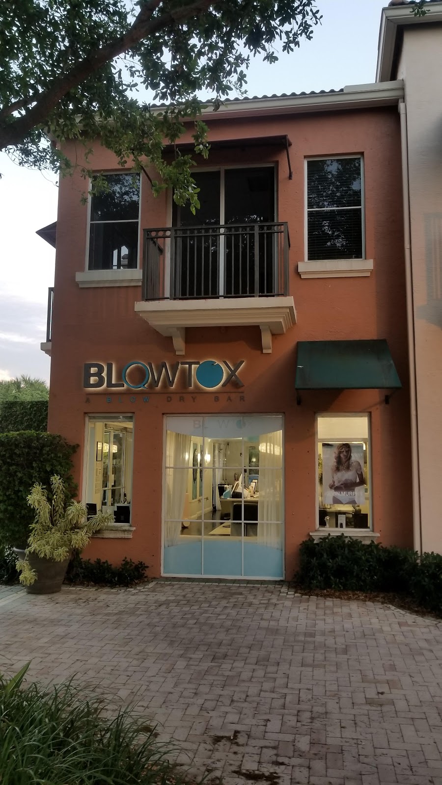 Blowtox - A Blow Dry Bar | 4580 PGA Boulevard STE 101, Palm Beach Gardens, FL 33418, USA | Phone: (561) 622-1177
