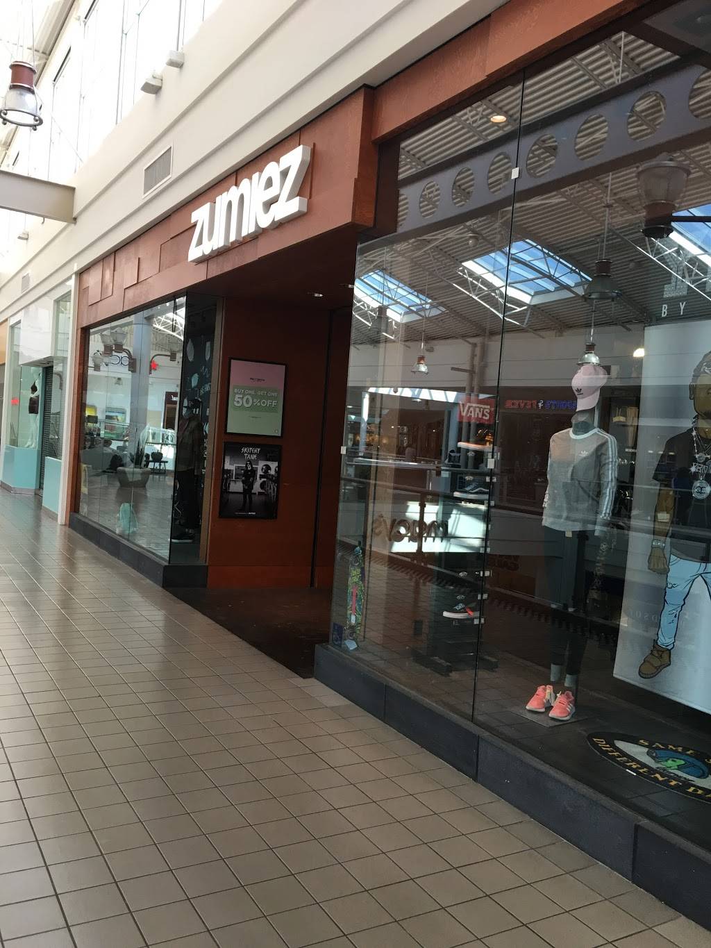 Zumiez | 2800 S Main St Suite 716, Santa Ana, CA 92705, USA | Phone: (714) 973-1573