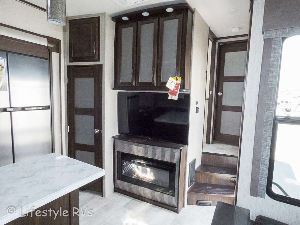 Lifestyle RVs | 1100 NW Pamela Blvd, Grain Valley, MO 64029, USA | Phone: (816) 847-1699