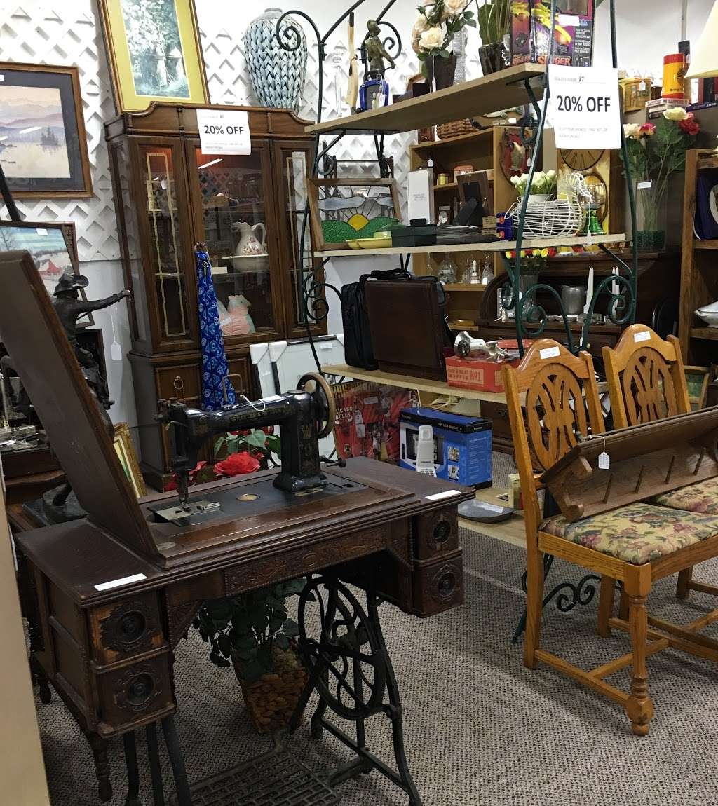 Benson Corners Antique Mall | 19942 75th St, Bristol, WI 53104 | Phone: (262) 857-9456