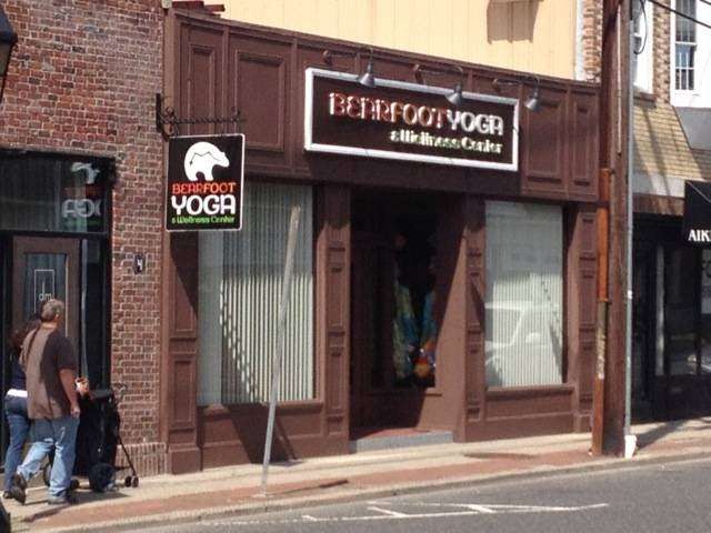 Bearfoot Yoga Center | 146 E Main St, Bay Shore, NY 11706, USA | Phone: (631) 560-4401