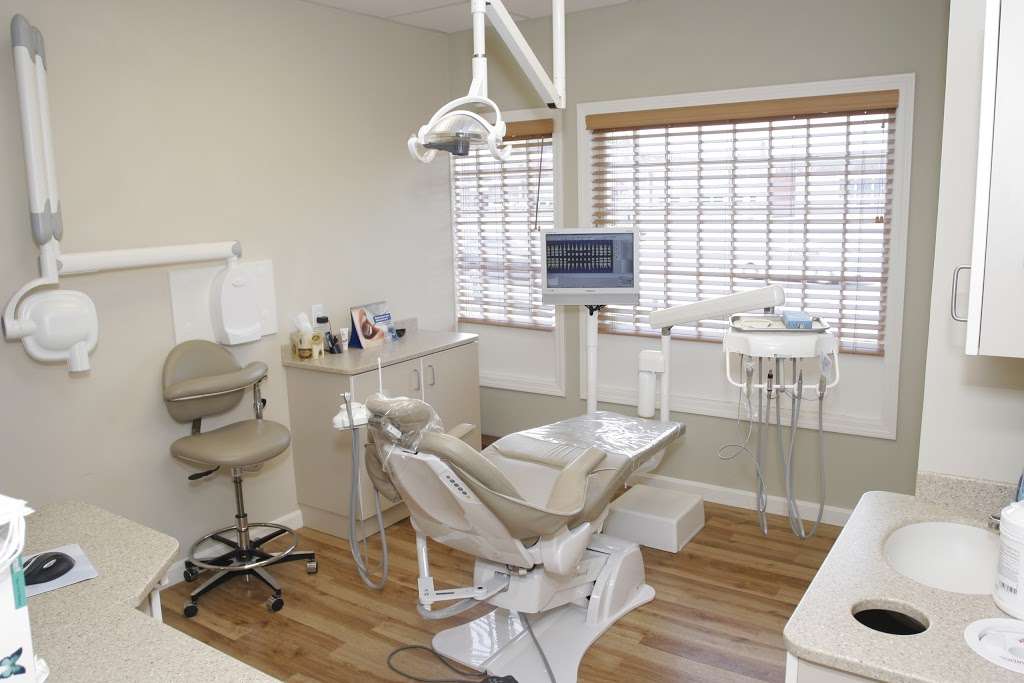 Healthy Smiles Dental | 120 W Center St #1, West Bridgewater, MA 02379, USA | Phone: (508) 894-8100