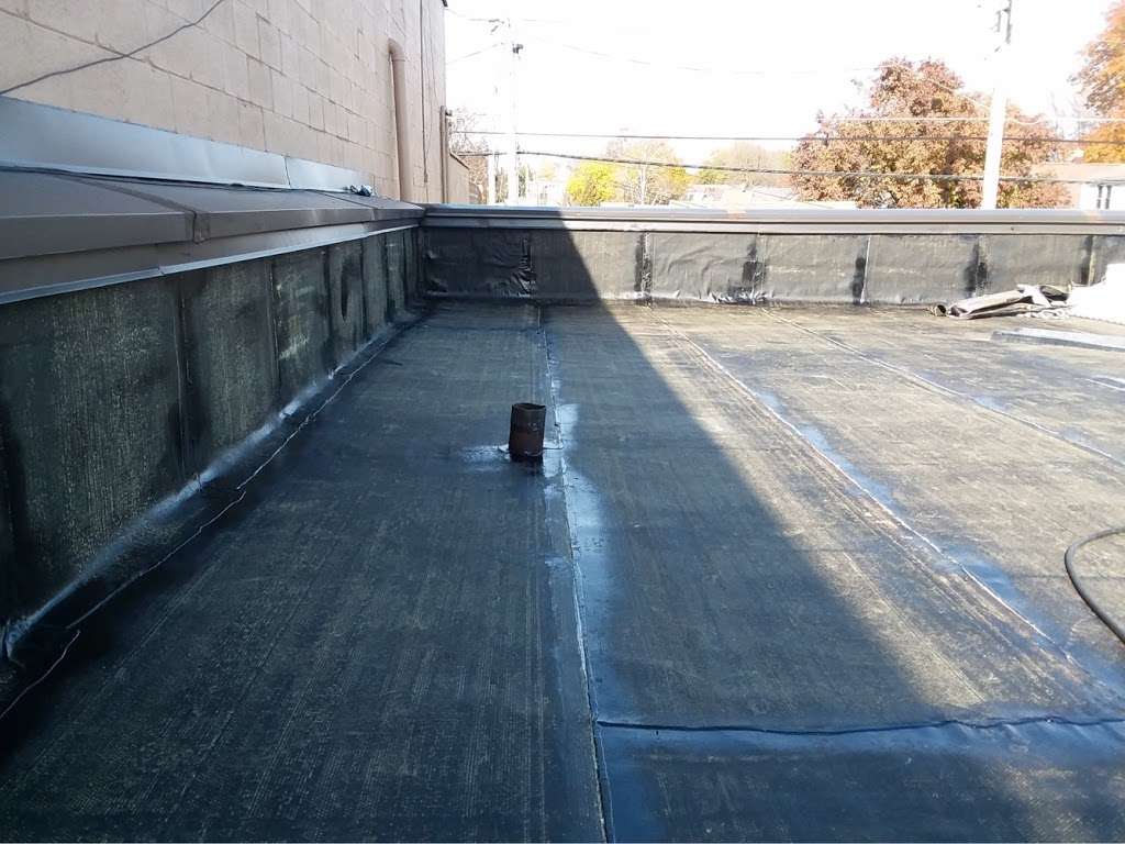 John’s Roofing & Construction | 5931 W 63rd St, Chicago, IL 60638, USA | Phone: (262) 751-5427