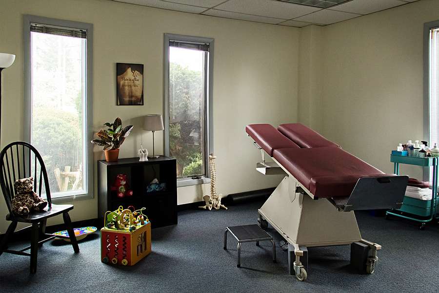 Radoslovich Natalie Dr: Chiropractic & Wellness Center | 5 Hillandale Ave, Stamford, CT 06902, USA | Phone: (203) 604-0202