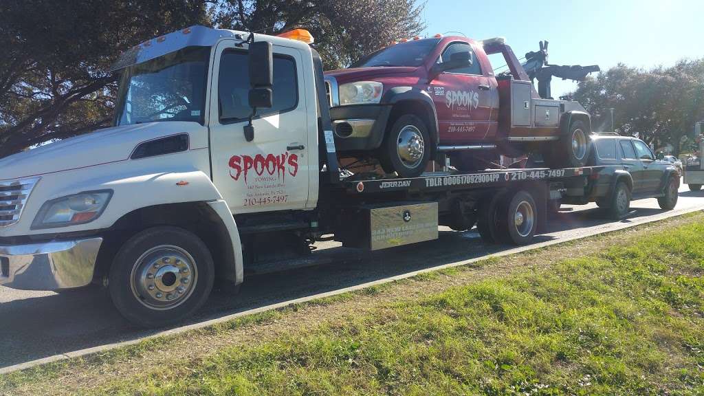 Spooks Towing | 340 New Laredo Hwy, San Antonio, TX 78211, USA | Phone: (210) 445-7497